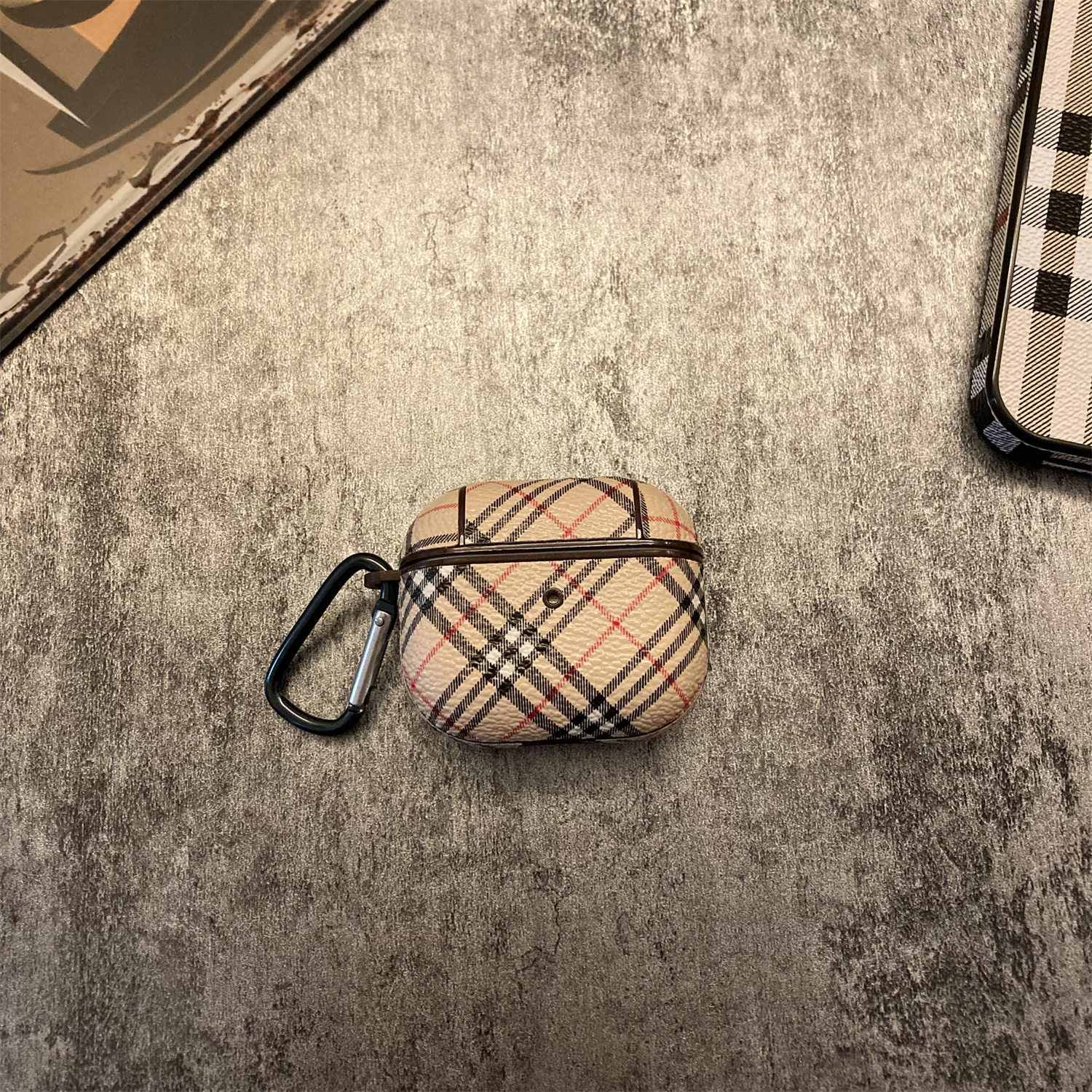 Elegant Fashion Accessory: High-Quality Suede-Like Material Custom Fit For Your Earbuds That Offers Seamless Compatibility