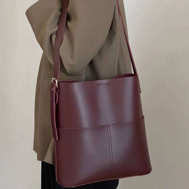 Fashionable 2025 Women's Leather Shoulder Bucket Bags Handbags Winter Fall Autumn Design Casual Sac De Luxe Femme Vintagedesigner luxury bag