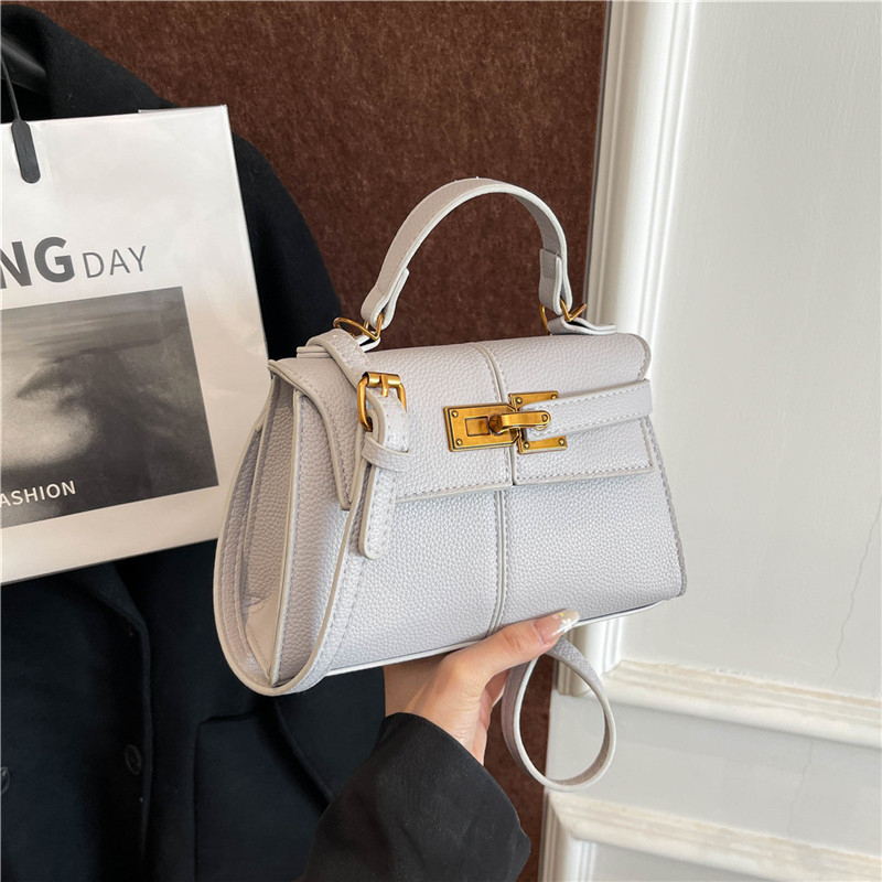 Designer bag free shipping hot Light luxury outdoor casual tote bag versatile classic fashion vintage lady bag for woman