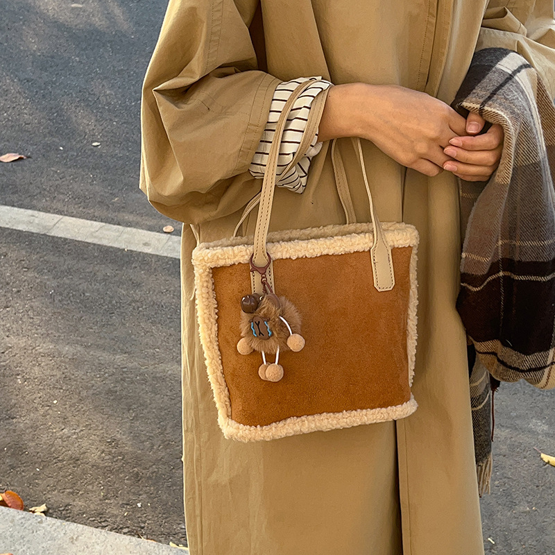 2025 New Fashion Trend Cute Autumn Winter Retro Fashion Luxury Bag Versatile Single Shoulder Plush Handbag