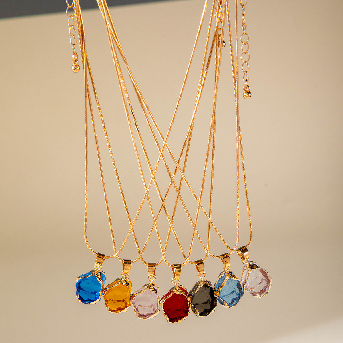 European American Stylish Golden Iron Necklace with Colorful Crystal Pendant Versatile Fashion Jewelry for Women Everyday Elegance