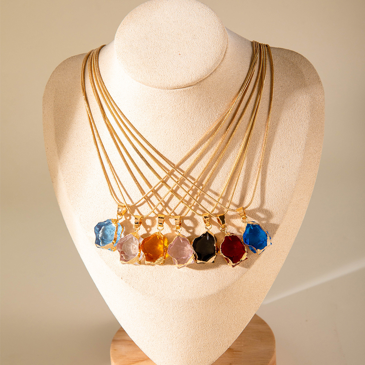 European American Stylish Golden Iron Necklace with Colorful Crystal Pendant Versatile Fashion Jewelry for Women Everyday Elegance