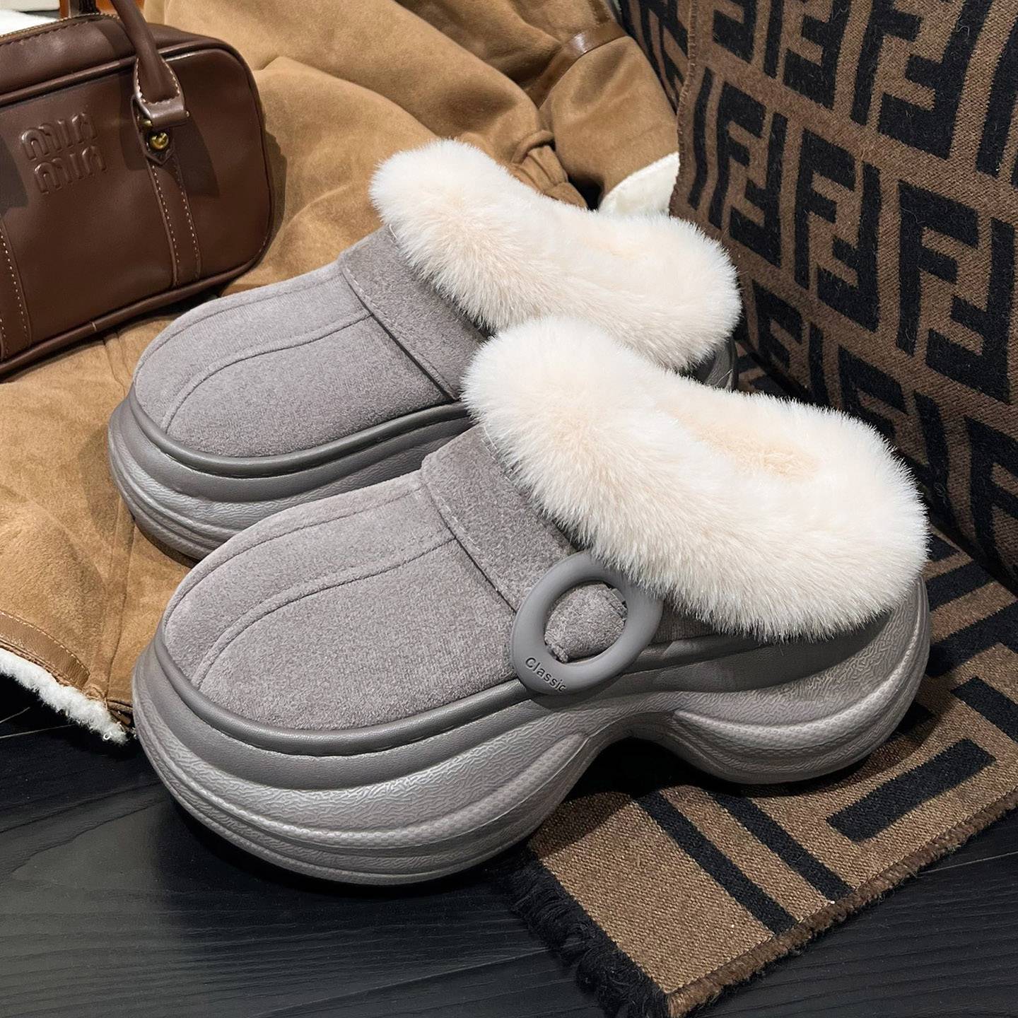 2025 hot new free shipping designer slippers for womens snow slippers pink grey brown Warm and comfortable latex thick soled home cotton slippers