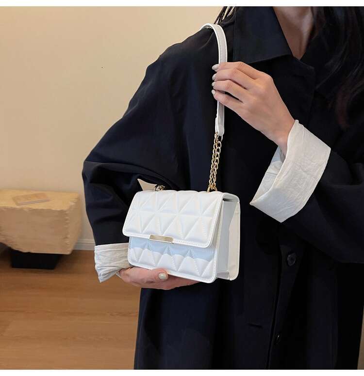 Solid Color Simple Bags Elegant Quilted Embroidery Versatile Korean Style for Women 2025 Designer Autumn New Chain Small Square Bag Trendy