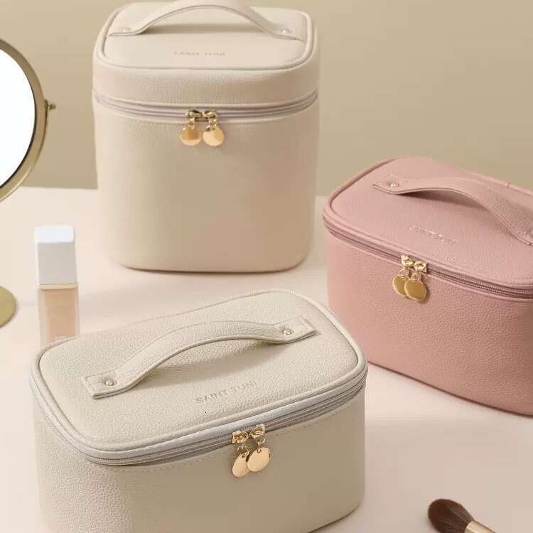 Fashionable Light Luxury Handheld Large Capacity High-end Partition Storage Toiletry Travel Portable Makeup Bag for Women