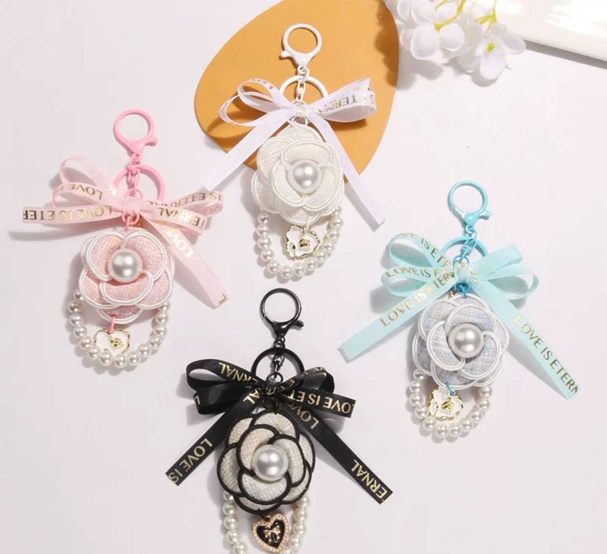 Elegant PU Leather Rose Camellia Flowers Imitation Pearls Chain Keychain For Women Trinket Ring Car Bag Pendant Charm X489 Z250816
