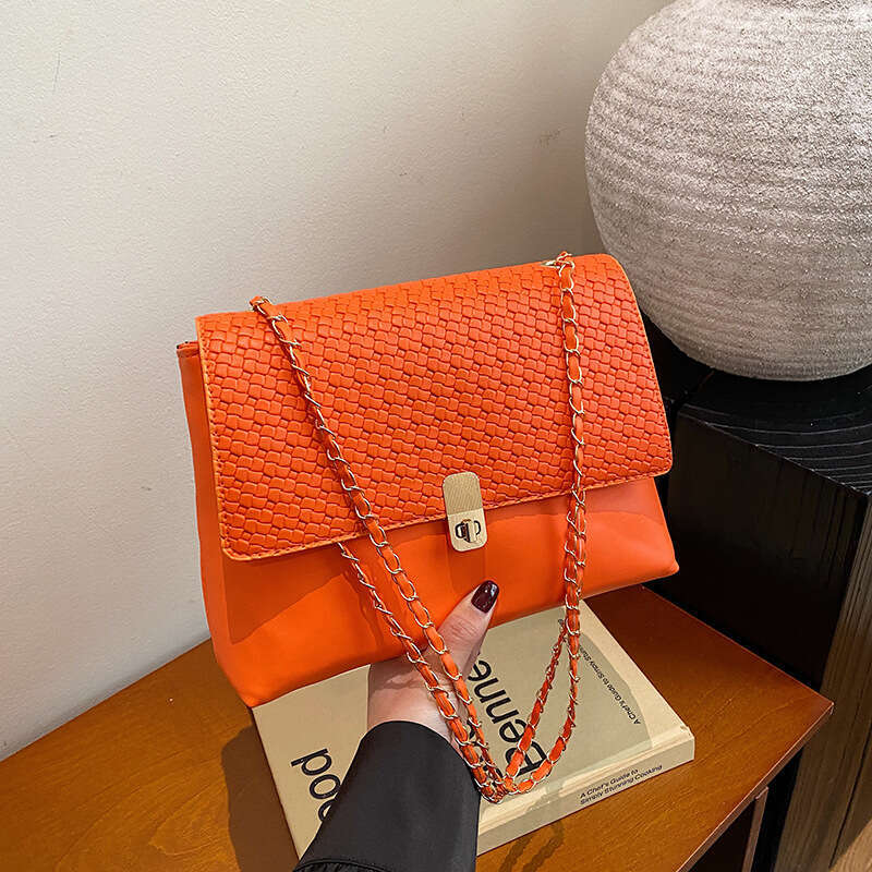 Fashionable Personality Woven Pattern Handbag 2025 New Texture Chain Commuter Designer Niche Bags Versatile Shoulder Crossbody Bag