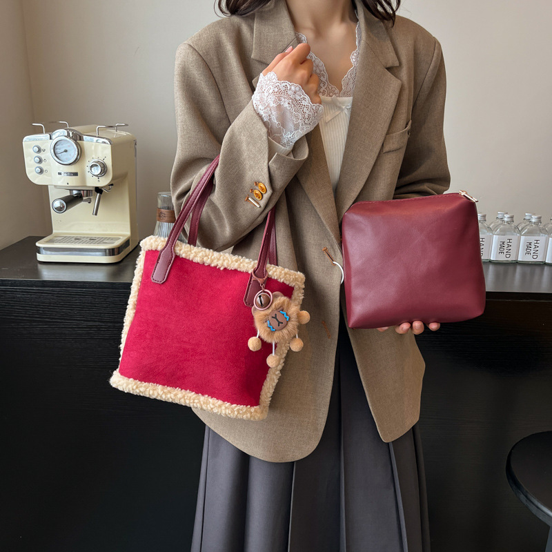 2025 New Fashion Trend Cute Autumn Winter Retro Fashion Luxury Bag Versatile Single Shoulder Plush Handbag