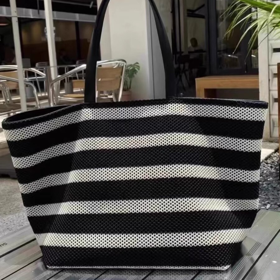 2025 New Black and White Striped Tote Bucket Woven Large Capacity Shoulder Bag ddmymoon
