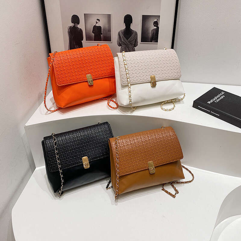 Fashionable Personality Woven Pattern Handbag 2025 New Texture Chain Commuter Designer Niche Bags Versatile Shoulder Crossbody Bag