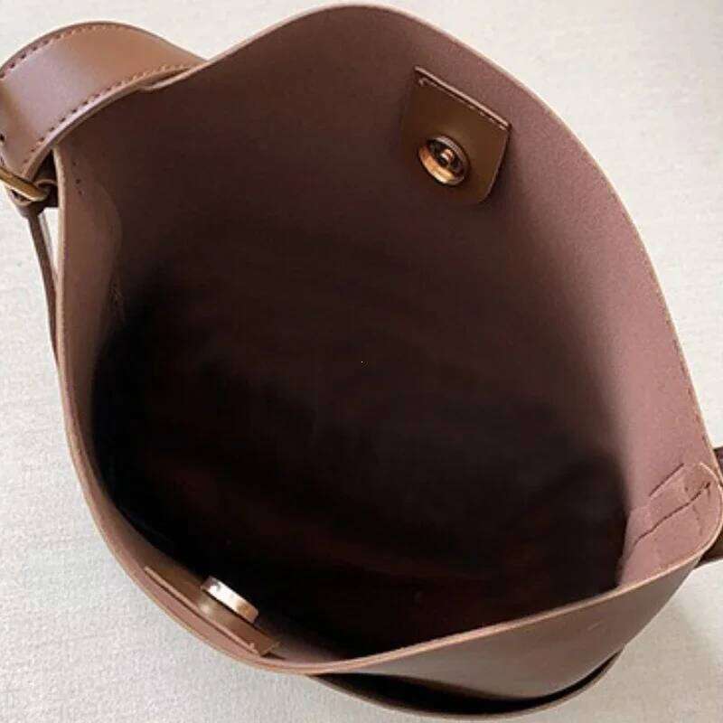 Fashionable 2025 Women's Leather Shoulder Bucket Bags Handbags Winter Fall Autumn Design Casual Sac De Luxe Femme Vintagedesigner luxury bag
