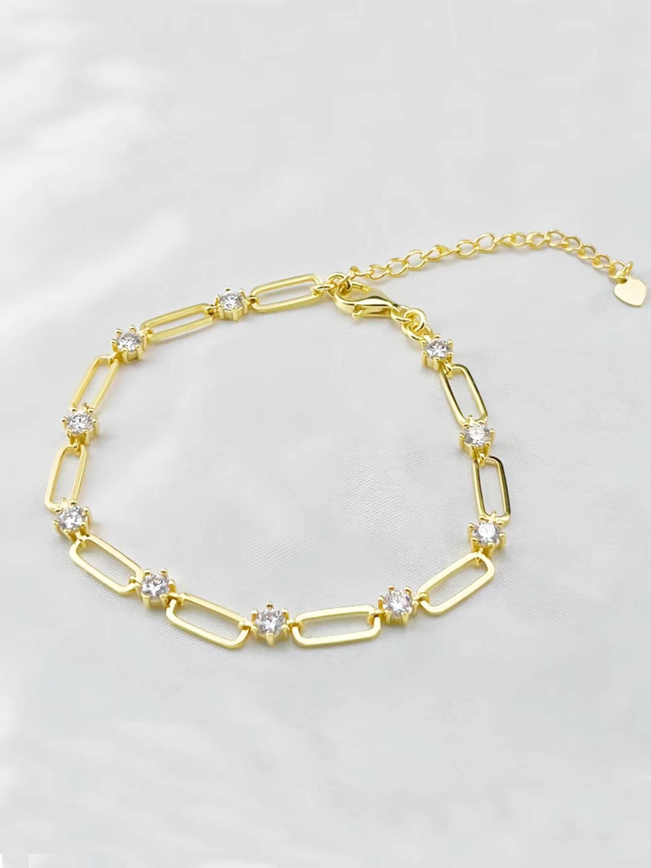 Stunning Fashion Womens Fashion 18K Gold-Plated 925 Sterling Silver Tennis Bracelet Moissanite Sparkle Jewelry