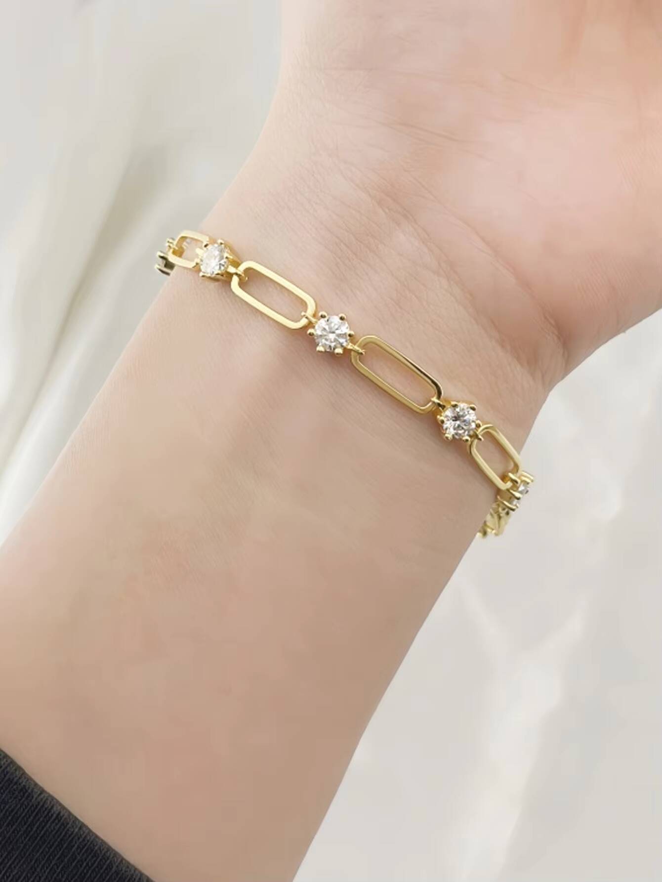 Stunning Fashion Womens Fashion 18K Gold-Plated 925 Sterling Silver Tennis Bracelet Moissanite Sparkle Jewelry