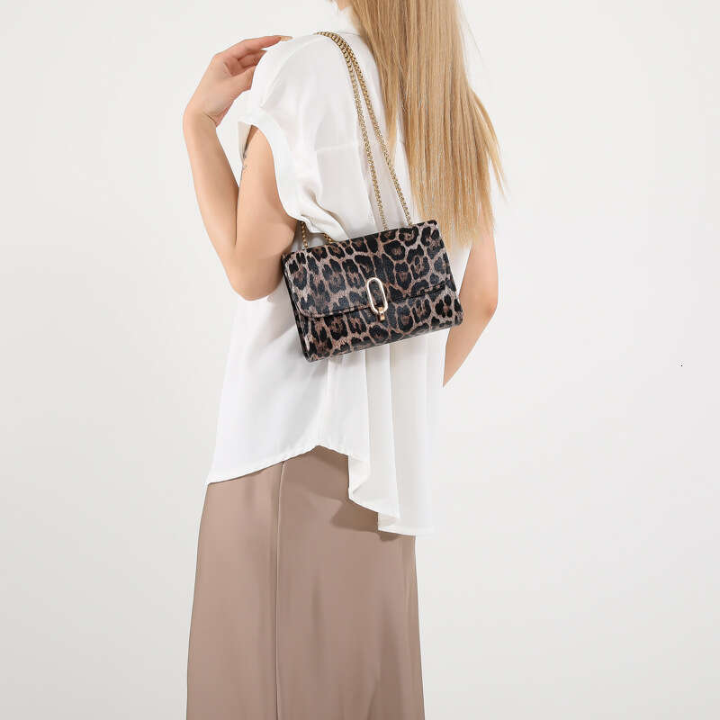 Crossbody 2025 Summer New Designer Minimalist Small Square Commuter Fashion Bags Shoulder Bag