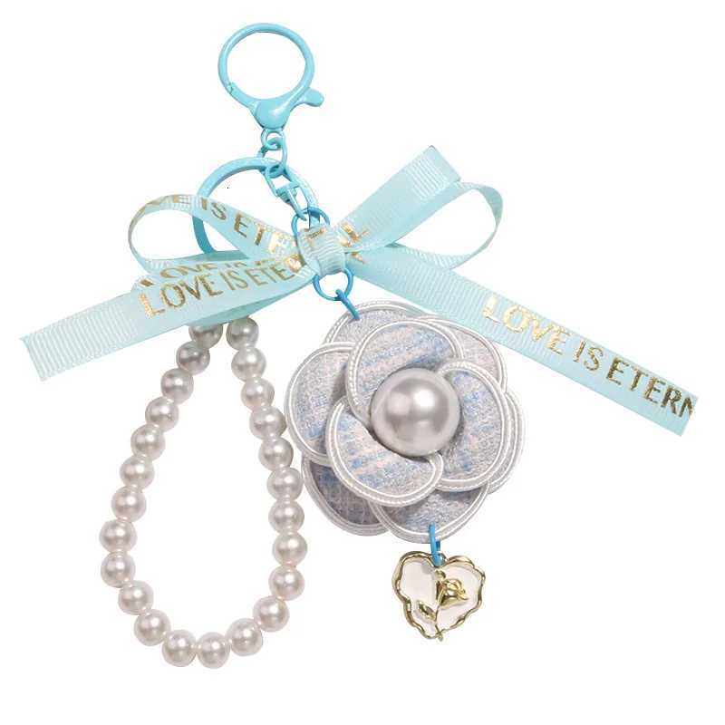 Elegant PU Leather Rose Camellia Flowers Imitation Pearls Chain Keychain For Women Trinket Ring Car Bag Pendant Charm X489 Z250816