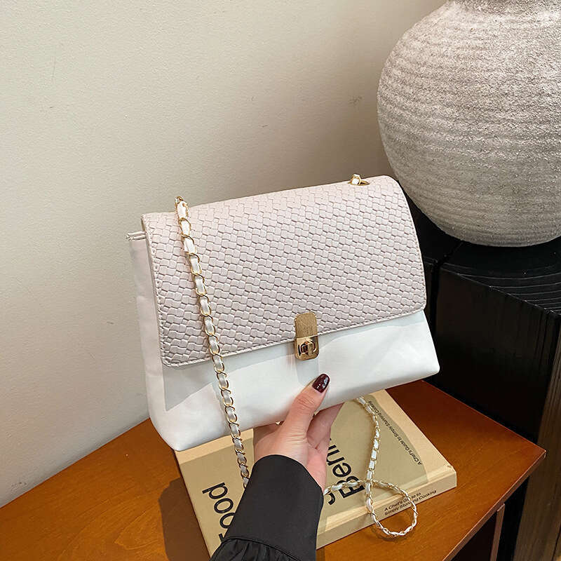 Fashionable Personality Woven Pattern Handbag 2025 New Texture Chain Commuter Designer Niche Bags Versatile Shoulder Crossbody Bag