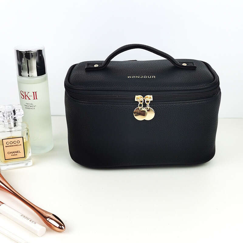 Fashionable Light Luxury Handheld Large Capacity High-end Partition Storage Toiletry Travel Portable Makeup Bag for Women
