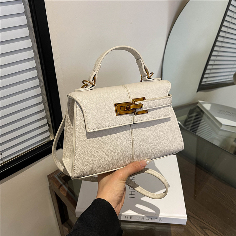Designer bag free shipping hot Light luxury outdoor casual tote bag versatile classic fashion vintage lady bag for woman