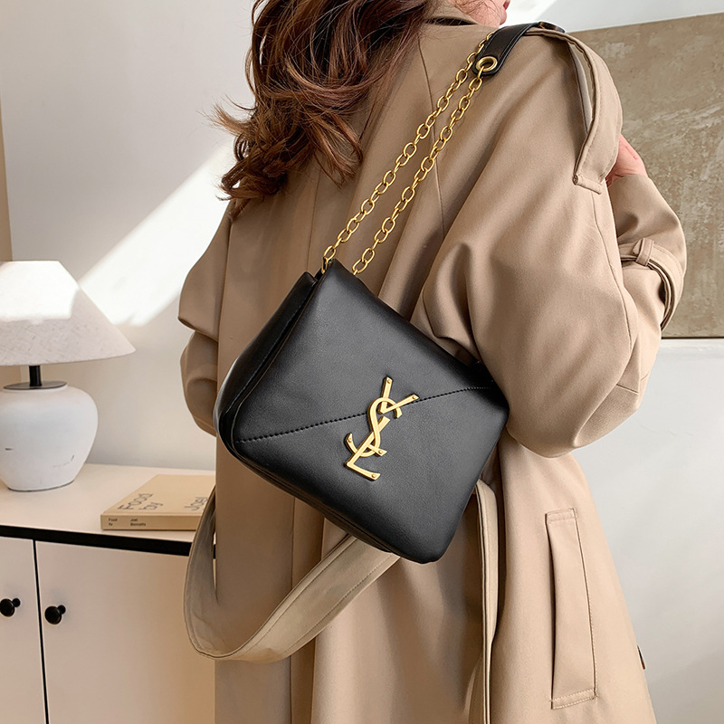 Designer bag free shipping hot Light luxury outdoor casual soft flap bag versatile classic fashion shoulder bag for woman