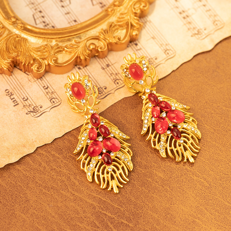 European American High End Cubic Zirconia Statement Ethnic Necklace Earring Set Bold Alloy Rhinestone Ear Climbers for Women Fashion