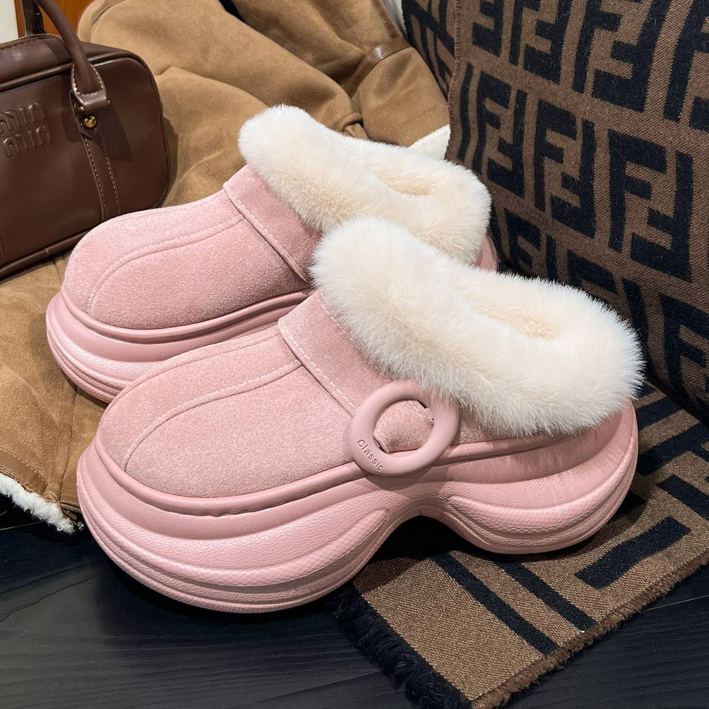 2025 hot new free shipping designer slippers for womens snow slippers pink grey brown Warm and comfortable latex thick soled home cotton slippers