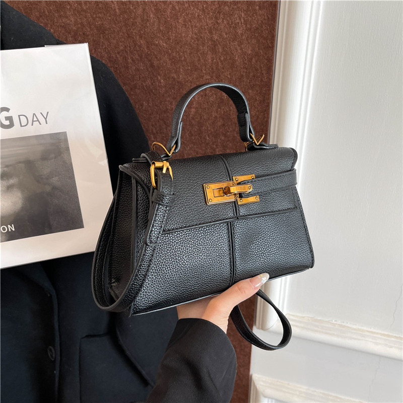Designer bag free shipping hot Light luxury outdoor casual tote bag versatile classic fashion vintage lady bag for woman