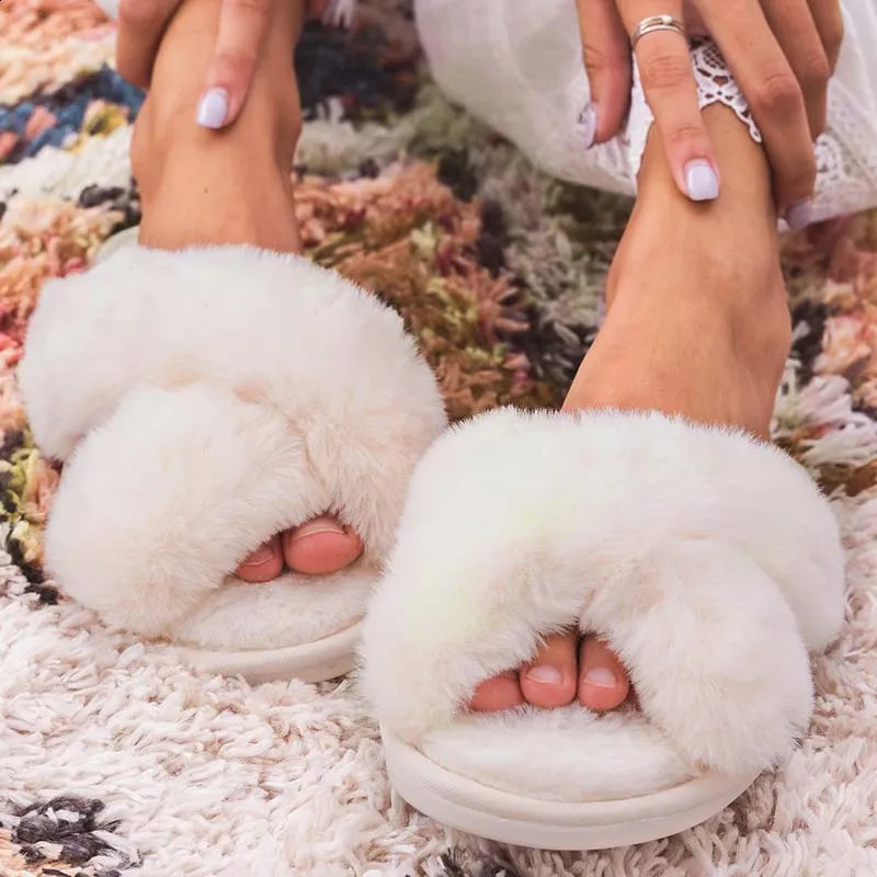 Evshine Women Fuzzy Slippers Fashion Cross Band Memory Foam House Slippers Indoor Outdoor Open Toe Plush Slides Casual Flat Shoe 250815