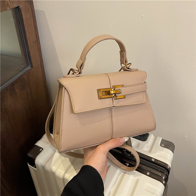 Designer bag free shipping hot Light luxury outdoor casual tote bag versatile classic fashion vintage lady bag for woman