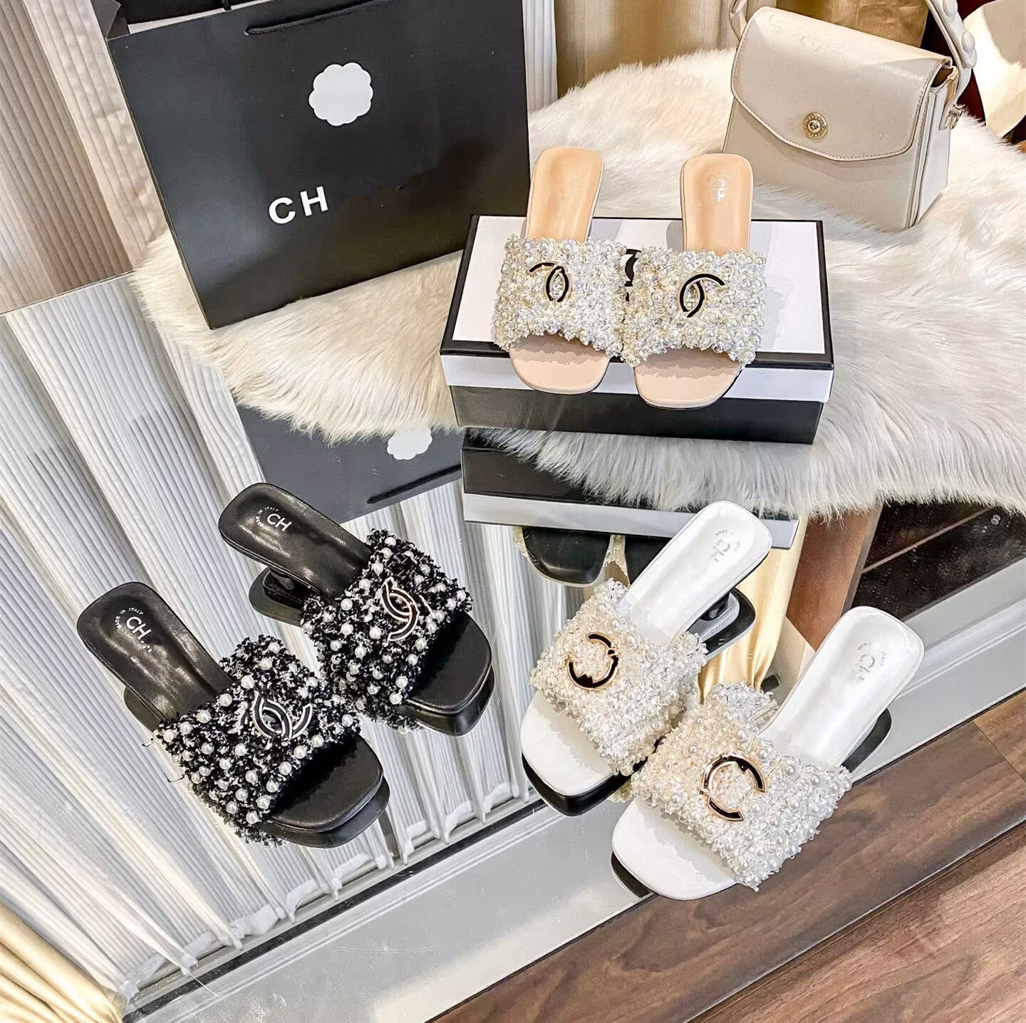 2025 New Designer Style Women's Flat Sandals - French Summer Sandals - Fashionable Design - Suitable for Outdoor Wearing - Strappy Sandals 011