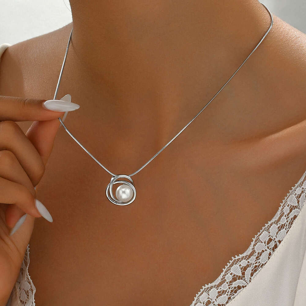 Style Fresh Sweet Small Fragrance Women's Necklace Niche Pearl Cross Ring Design Clavicle Chain