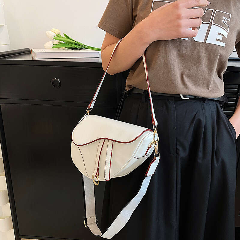 High-Quality Texture for Women 2025 New Fashion Single Shoulder Crossbody Saddle Trendy Simple Internet Celebrity Women's Bag