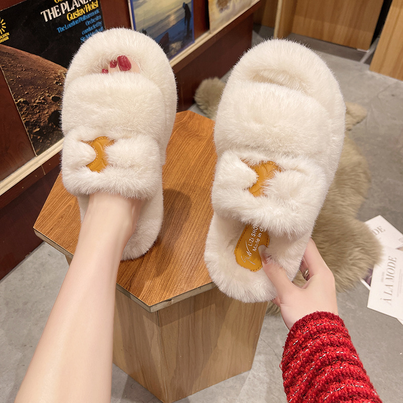 2025 new hot free shipping designer slippers for womens flat slippers black white khaki New autumn and winter fashionable home plush slippers