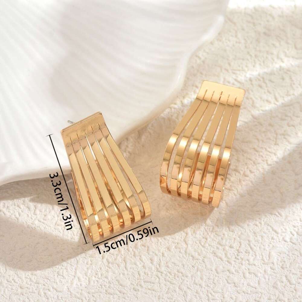 2025 New Women's Geometric Curved Metal Electroplated Design Stud Earrings Versatile Ear Jewelry