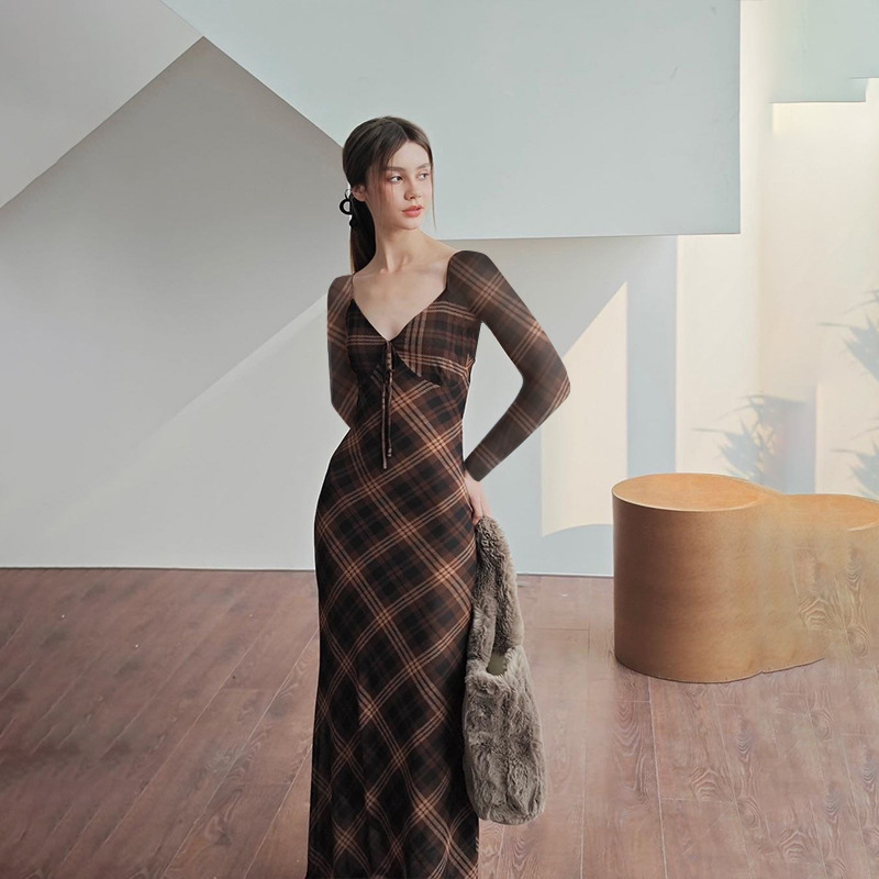 L20017 Summer new retro plaid pure desire lady temperament slim suspender dress female