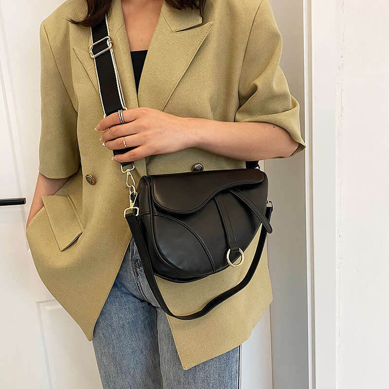 High-Quality Texture for Women 2025 New Fashion Single Shoulder Crossbody Saddle Trendy Simple Internet Celebrity Women's Bag