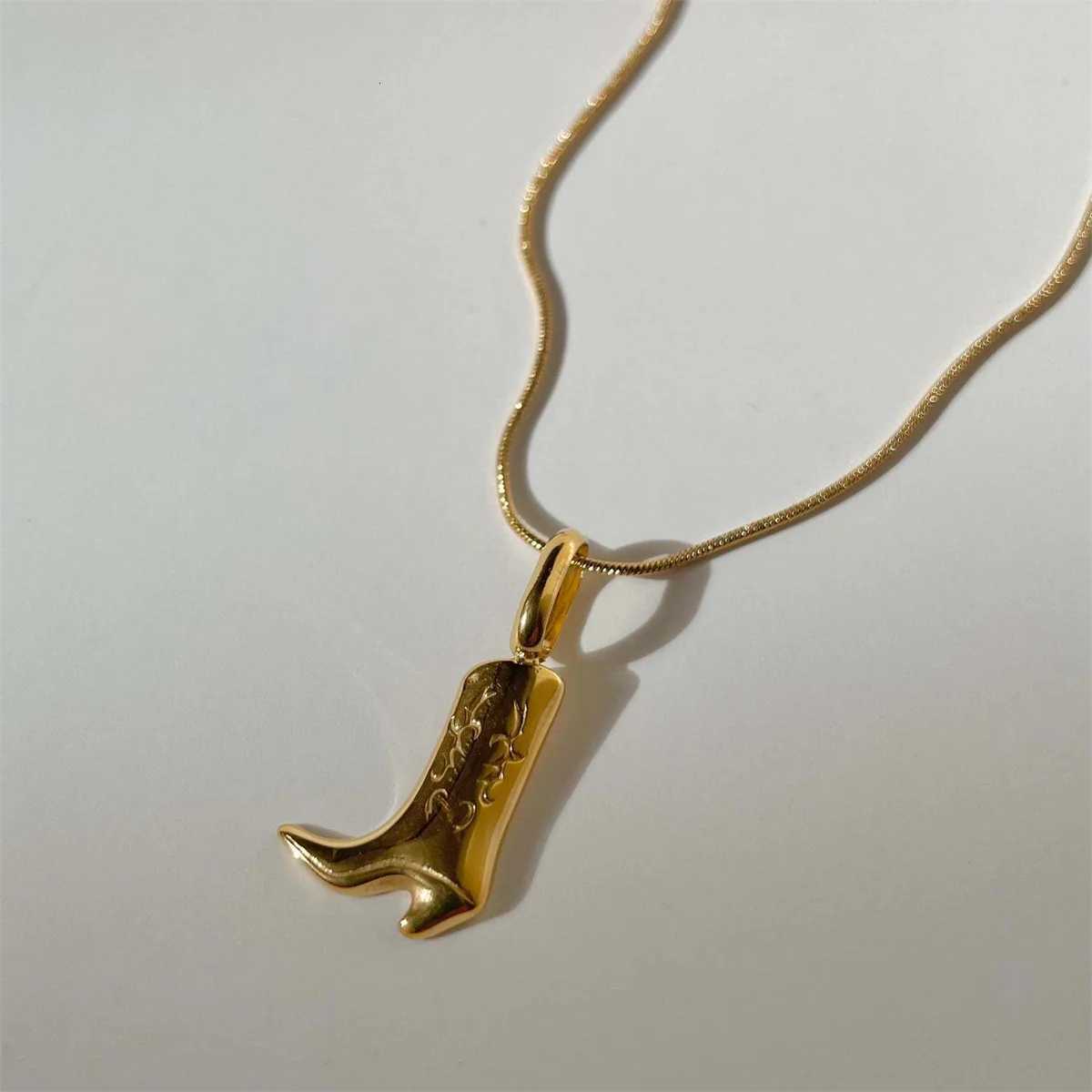 Cowboy boots pendant necklace for women gold-plated and color-preserving vintage style jewelry XJ250816