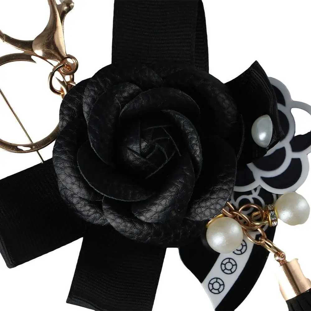 Black Leather Ornaments Jewelry Element Hanger Gifts lia Key Chain Bag Pendant Flower Keyring S250816