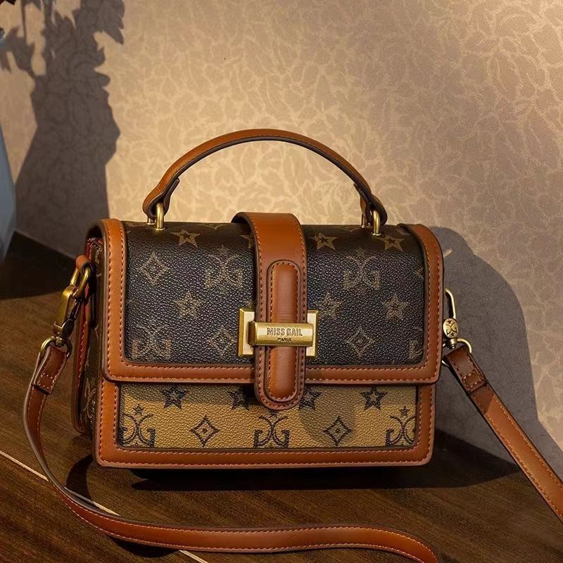 Free Shipping Designer New Trendy Retro Vintage Floral Handbag Women's Versatile Luxury Shoulder Crossbody Commuter Bag Casual Makeup Box Bag