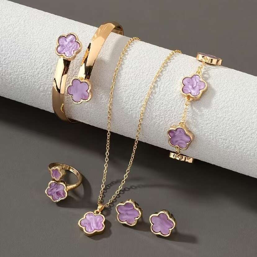 New Hot Luxury jewelry designer jewelry for women lucky flower jewelry set acrylic bracelet five leaf flower bracelet necklace ring earring accessorie