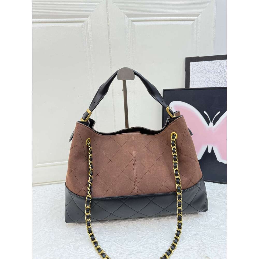 Luxury Designer Suede Women's Handbag Underarm Bag Shoulder Bag Large Capacity Shopping Bag Tote Handbag 2025 New Fashion Hundreds of Commuter Bags