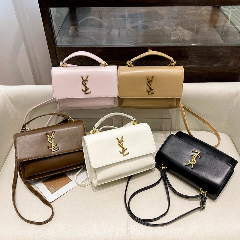 Designer bag free shipping hot Light luxury outdoor casual flap bag versatile classic fashion vintage letter shoulder bag for woman