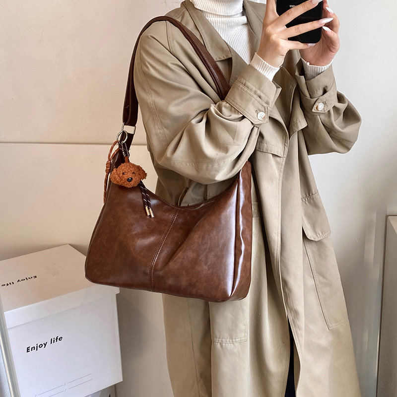 Cross-border Luxury Bag Retro Bag Women Large Capacity 2025 New Autumn Winter Casual Niche Crossbody Bag Work Commute Dumpling Bag