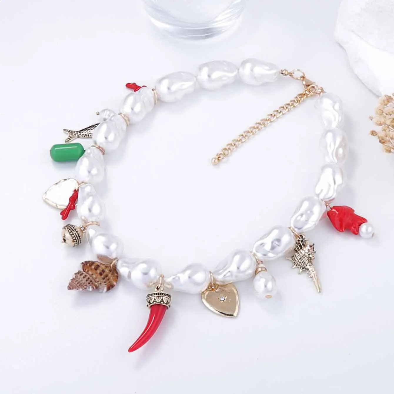 HangZhi Fashionable Baroque Imitation Pearl Heart Ceramic Small Fish Conch Multi Pendant Necklace Vintage Jewelryfor Women 250807
