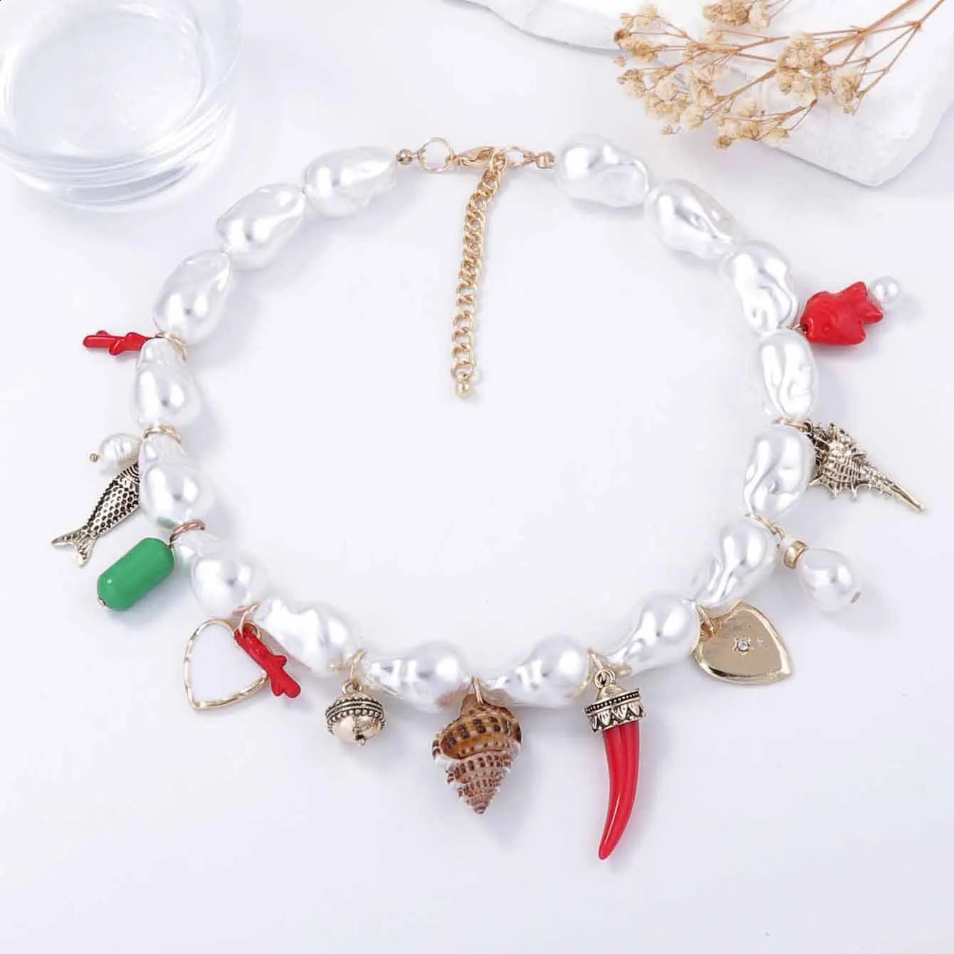 HangZhi Fashionable Baroque Imitation Pearl Heart Ceramic Small Fish Conch Multi Pendant Necklace Vintage Jewelryfor Women 250807