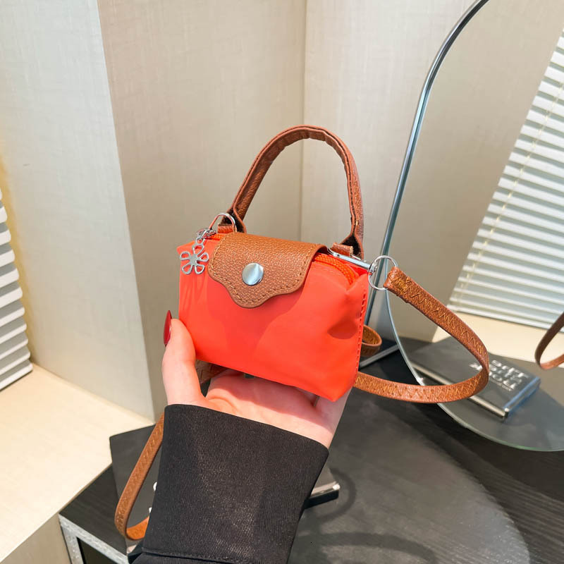 Luxury Bag Dumpling Bag Nylon Waterproof Luxury Bag Crossbody Bag Phone Bag 2025 Summer New Exquisite Cute Designer Bag Women's Bag Fashion Solid