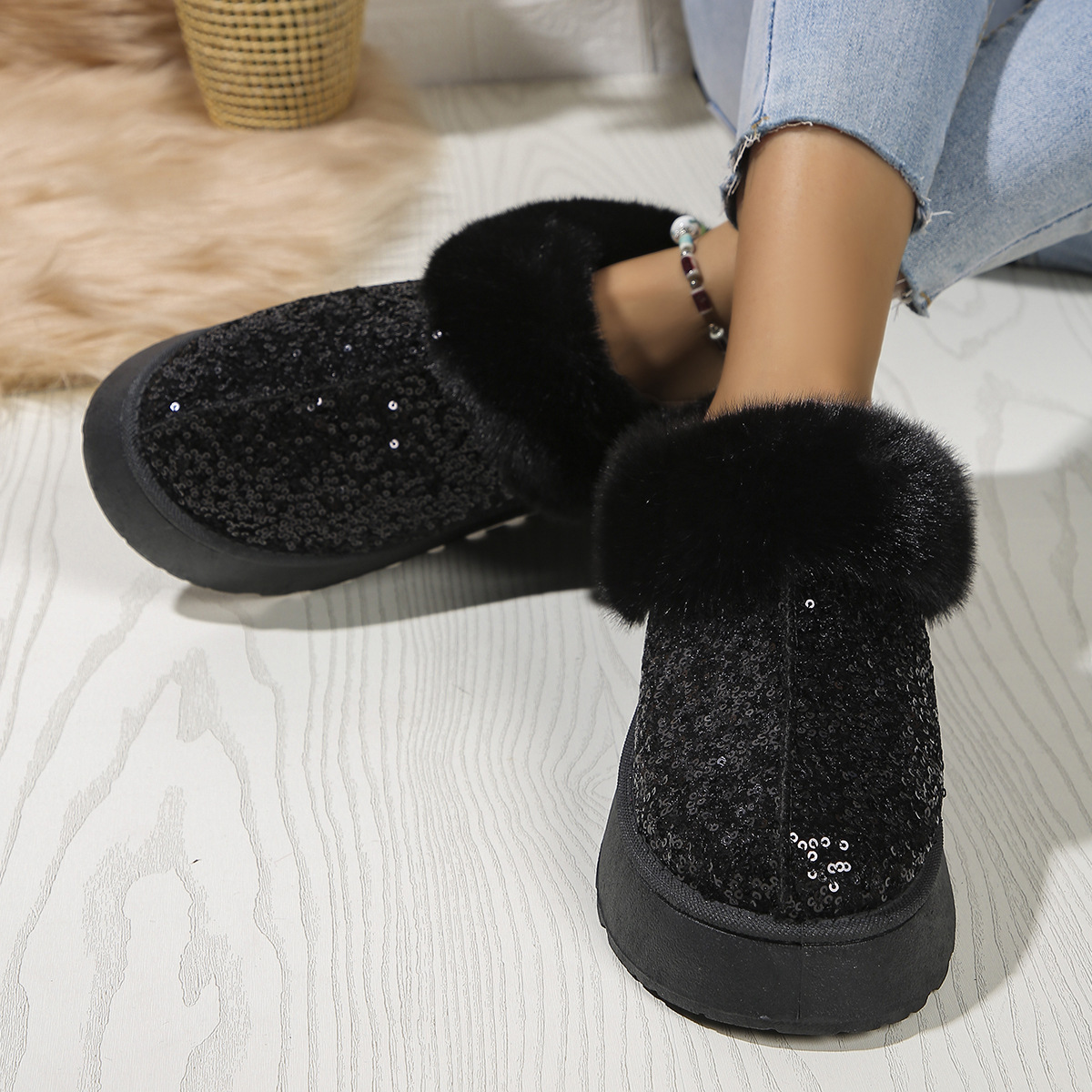 2025 autumn/winter designer's new women's thick soled plush snow boots with sequins fashionable and popular oversized 36-44 cotton shoes fre