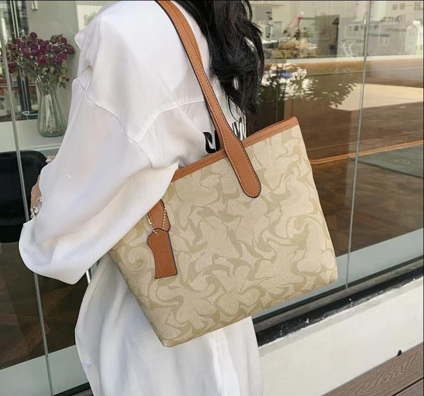 City Tote The Tote Bag Luxury Handbags Shoulder Bags Cross Body Floral Letters Large Capacity Women's Fashion Totes and Multifunctional Shopping Bag 250817