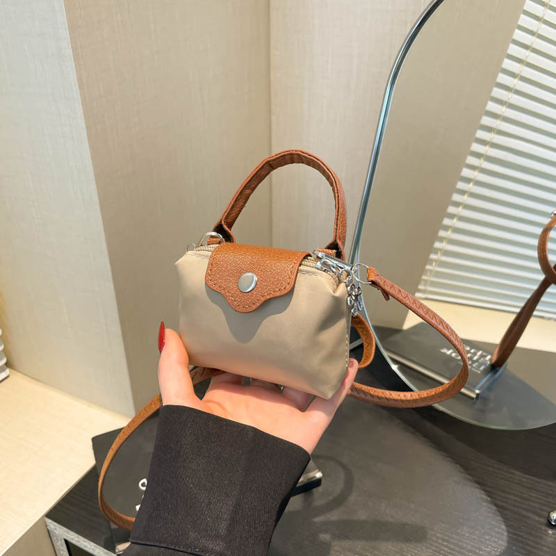 Luxury Bag Dumpling Bag Nylon Waterproof Luxury Bag Crossbody Bag Phone Bag 2025 Summer New Exquisite Cute Designer Bag Women's Bag Fashion Solid