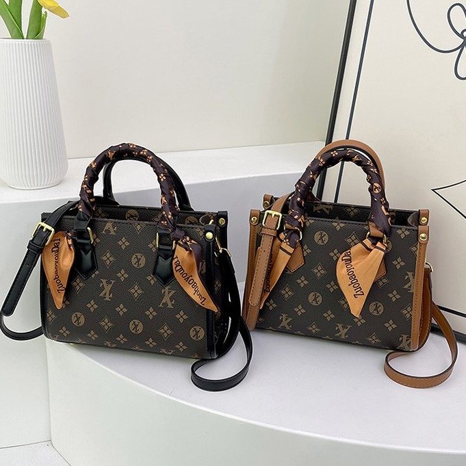 Classic Vintage-Inspired Soft Handle Purse For Her: Easy- -Purpose Fashion Accessory