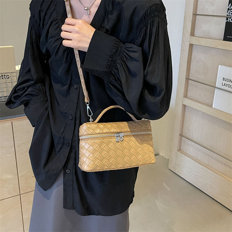 Luxury Brand Designer Bag Vintage Woven Handheld Small Square Bag For Women 2024 New Korean Style Casual Fashion Trendy Single Shoulder Crossbody Bag